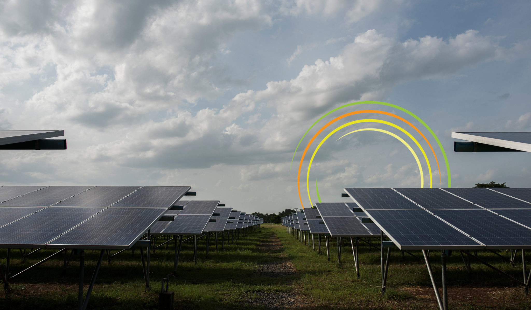 Paneles solares en días nublados