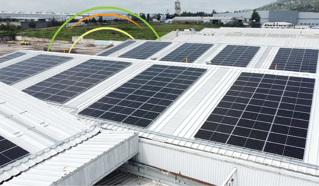Sistema con paneles solares industriales